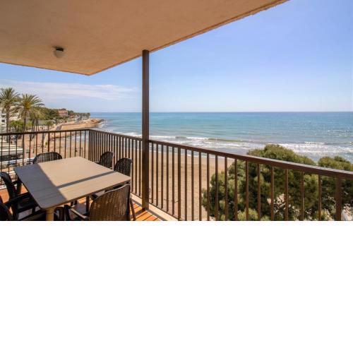 Apartamento con vistas frontales - Primera línea Playa Cargador - ALBERT VILLAS