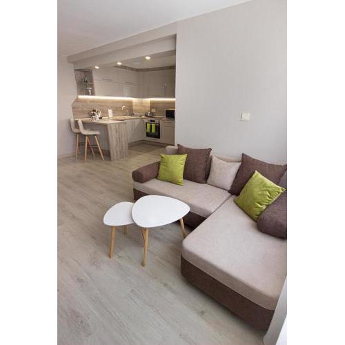 Apartment DownTown - top center