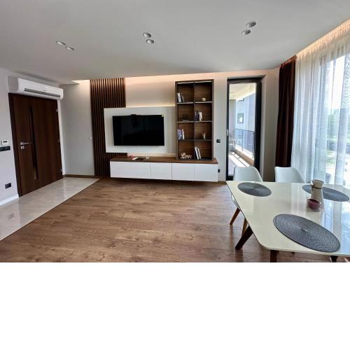 Apartment G17