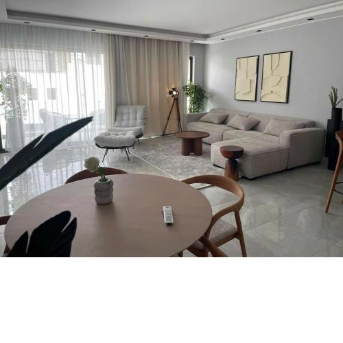 Apartment In Lake View Residence