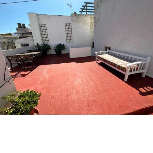 Apartment in old town with roof terrace and fibre, Tarifa