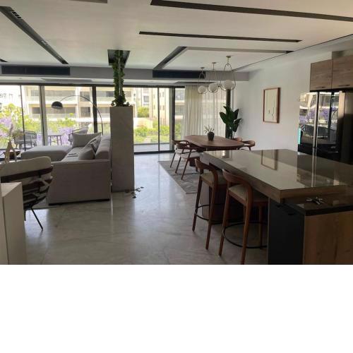 Apartment With Amazing View In Lake View
