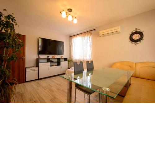 Apartment Yanevi