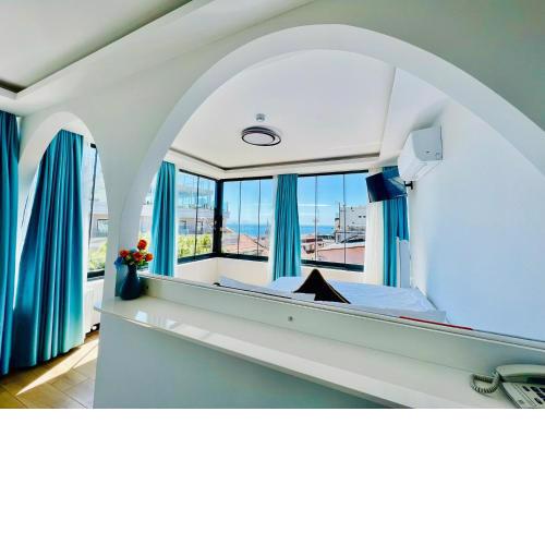 Apex Hotel