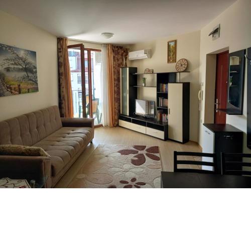Apollon-7 Family Apartment