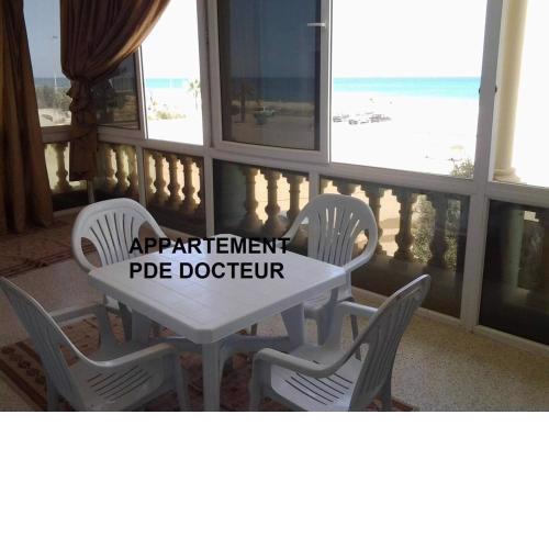apparemment pied dans leau