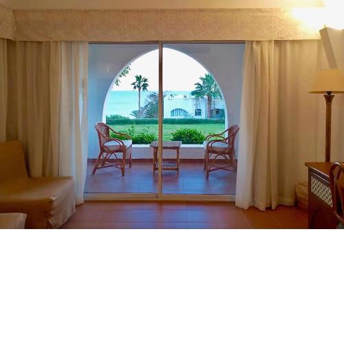 Appartamento trilocale con vista mare Domina Coral Bay R23121