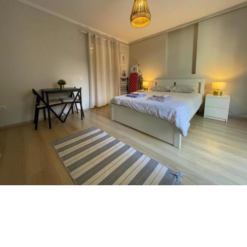 Apt w/ Balcony in center,5 mn walk to Istiklal