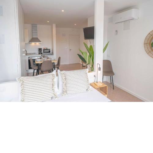 Apto Suite Catalán Lux, céntrico, cerca del Mar & Aircon