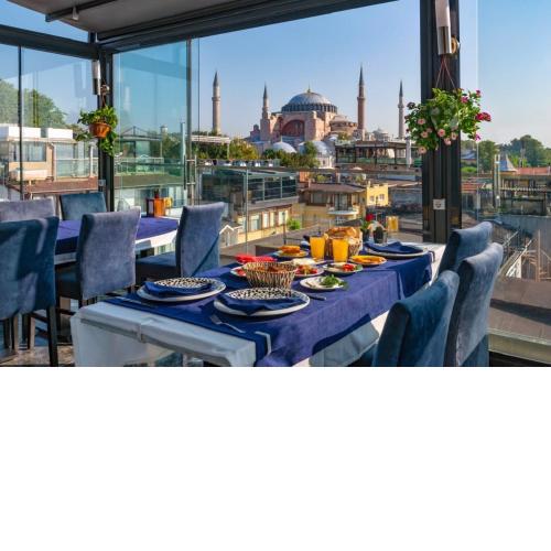Aristocrat Hotel