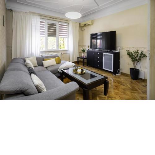 Aristocratic 2 Bedroom Flat Next to NDK