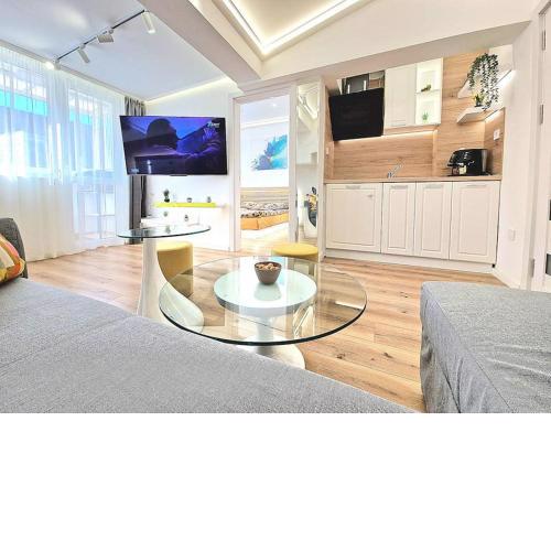 Art Apartment + 2BD parking space