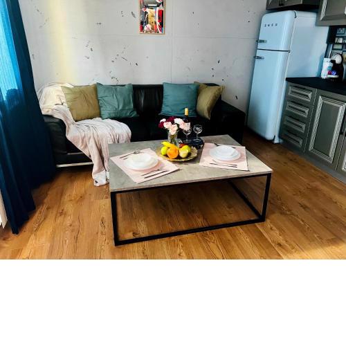ArT Apartment Near Paradise Mall & Metro Station