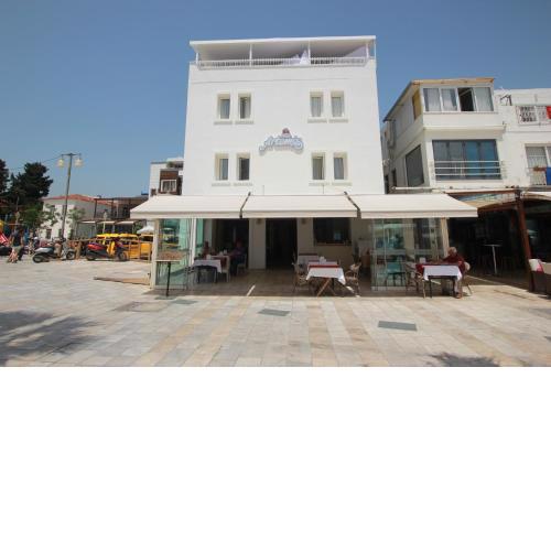 Artemis Hotel