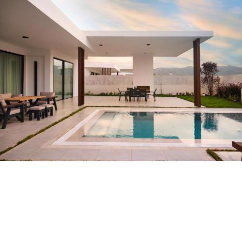 Ashta Suites / Color Block