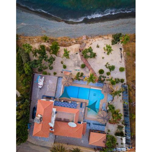 Astrofegia Beachfront Villa