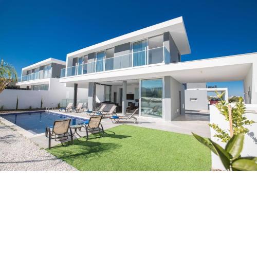 Atemberaubende Villa Olivine mit Meerblick