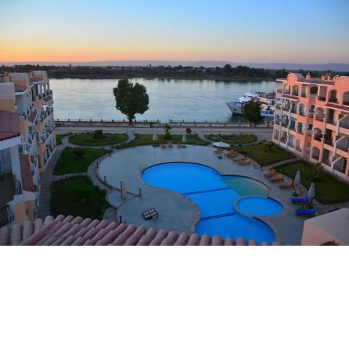 Aton Apartment, Luxor Resort, Minutes from City Center