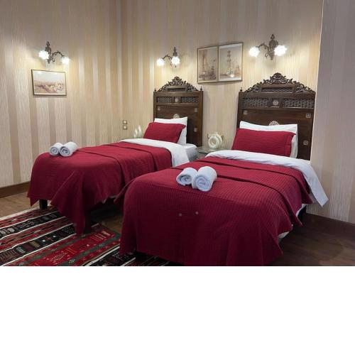 Authentic Arabesque 4BR Apt in Downtown - Royal 36