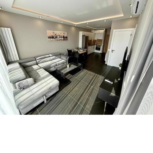 AveNew Luxury Apartment 2