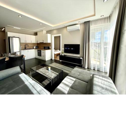 AveNew Luxury Apartment 3