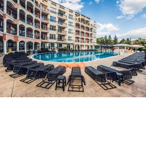 Avenue Deluxe Hotel