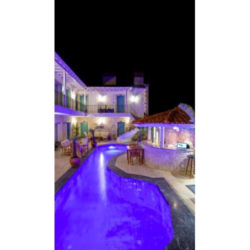 Avlu Alaçatı Boutique Hotel