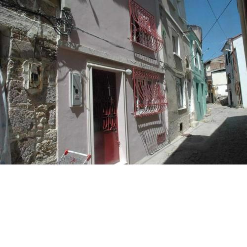 Ayvalıgın tarihi rum evi 2 katlı (YENİLENDİK)