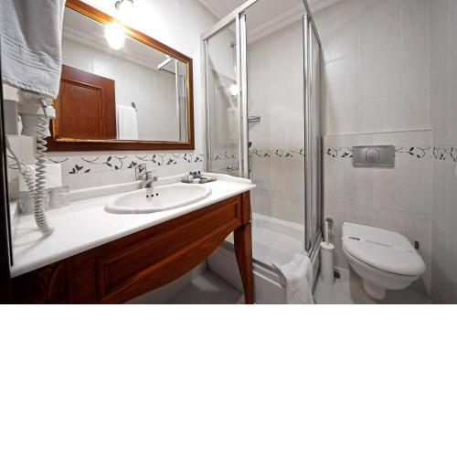 Azade Hotel