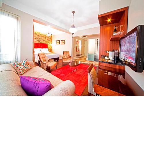 Azade Suites