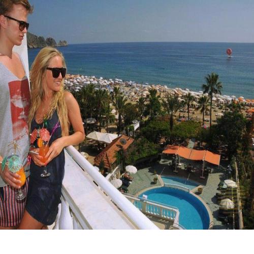 Azak Hotel