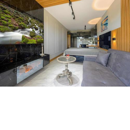 Azur Properties 6