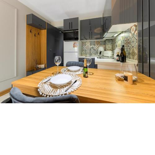 Azur Properties ap 4