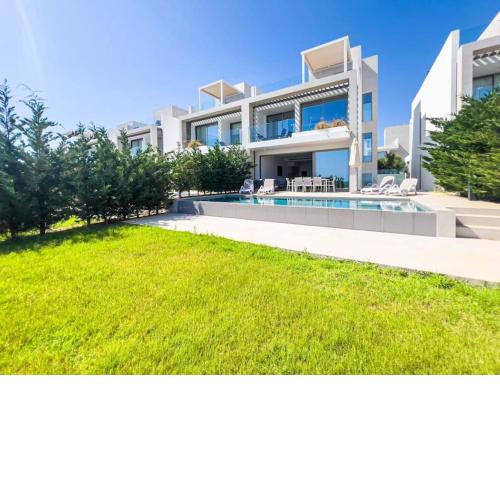 Azure Breeze Villa - Roof Garden & Sea Views