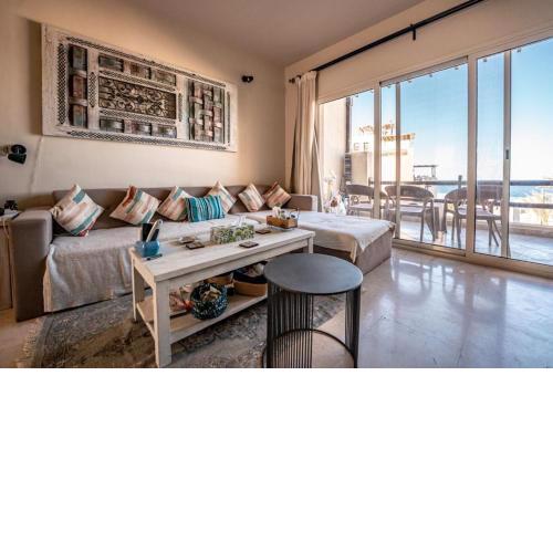Azzurra Sahl Hasheesh