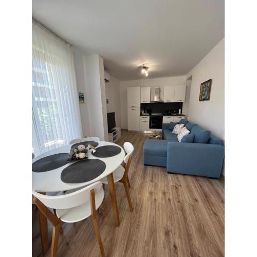 Azzurro Premium Apartment on Bulevard Bogoridi