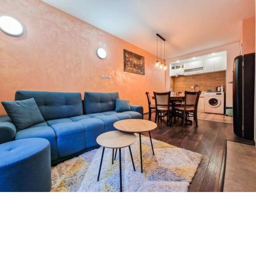 Bansko Getaway- Ski & Summer Activities , sleep 6