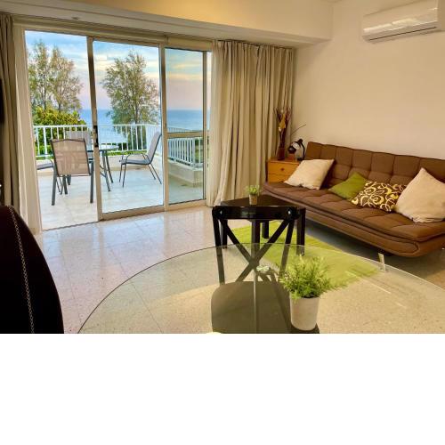 Bay View Apartment by the Sea