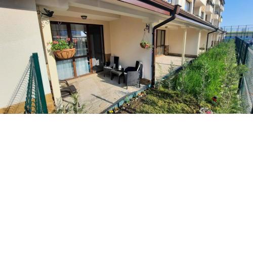 Bayview Family Garden Studio A1