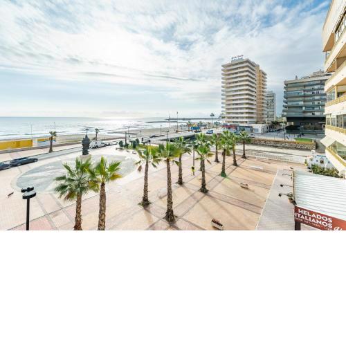 Beach Front Paseo Maritimo Fuengirola Apartment