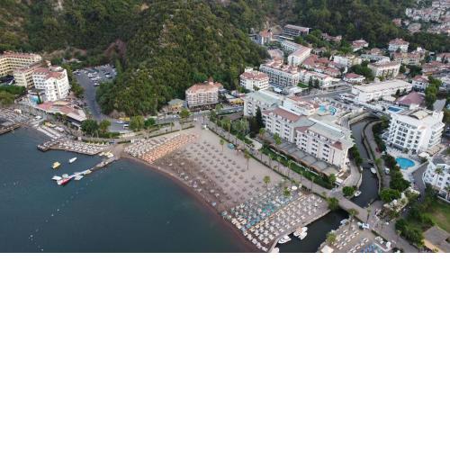 Beach Suites - İçmeler