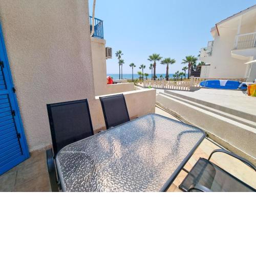 Beach Vibes Beachfront Apartment