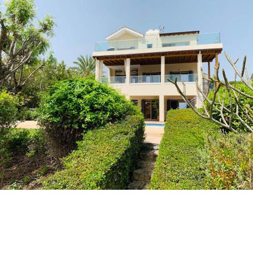 Beach Villa Elena
