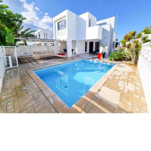 Beach Villa With Private Pool And BBQ