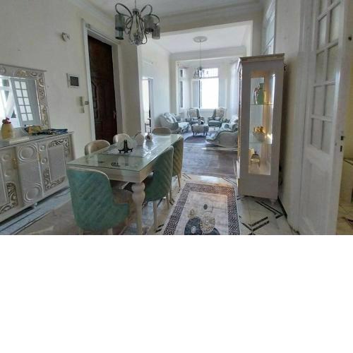 Beachfront downtown apartment