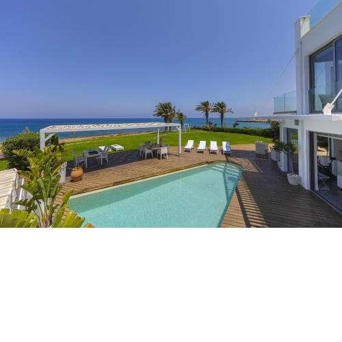 Beachfront Dream Villa