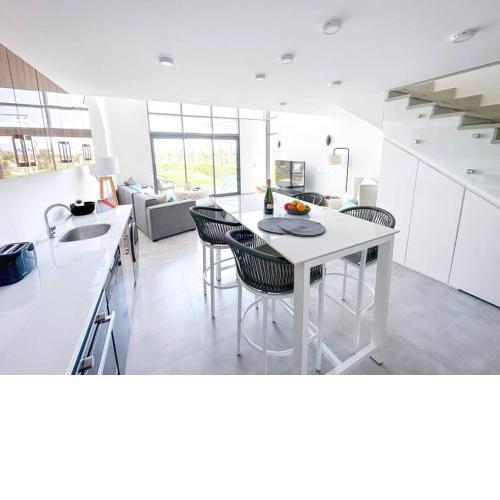 Beachfront Spacious Somabay Loft