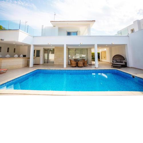 Beachfront Villa Larnaka Dhekelia with Pool