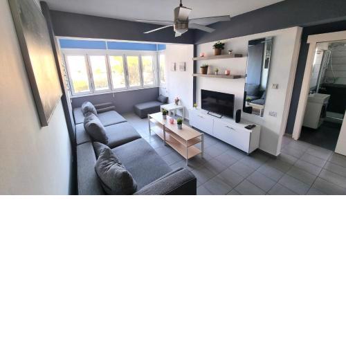 Beachside Comfort - 2Br Apt,5 Min to the Beach