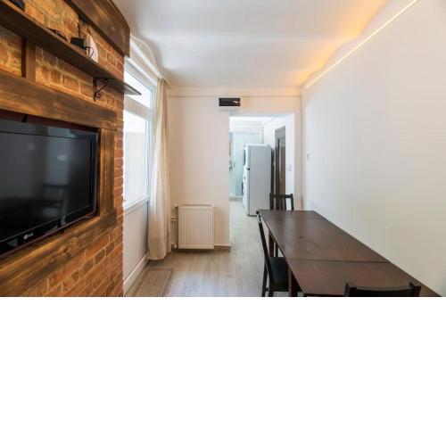 Beautiful 2BR House w/AC 400meters Taksim Square